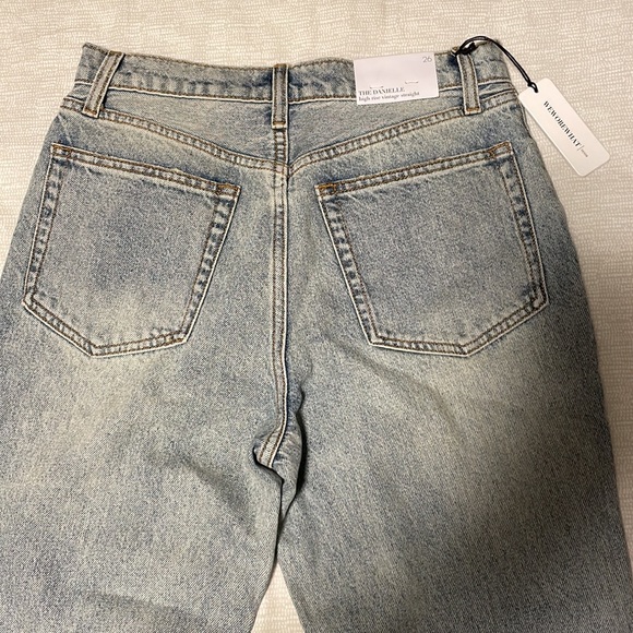 WEWOREWHAT “The Danielle” High Rise Straight Vintage - Picture 4 of 4